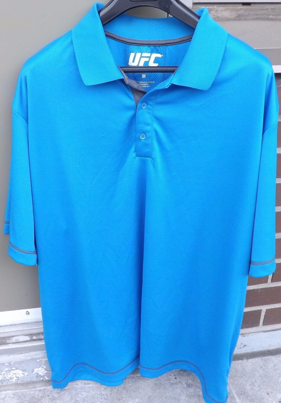 UFC Mens Blue Athleisure Three Button Casual Polo Short Sleeve Shirt Size 3-XL